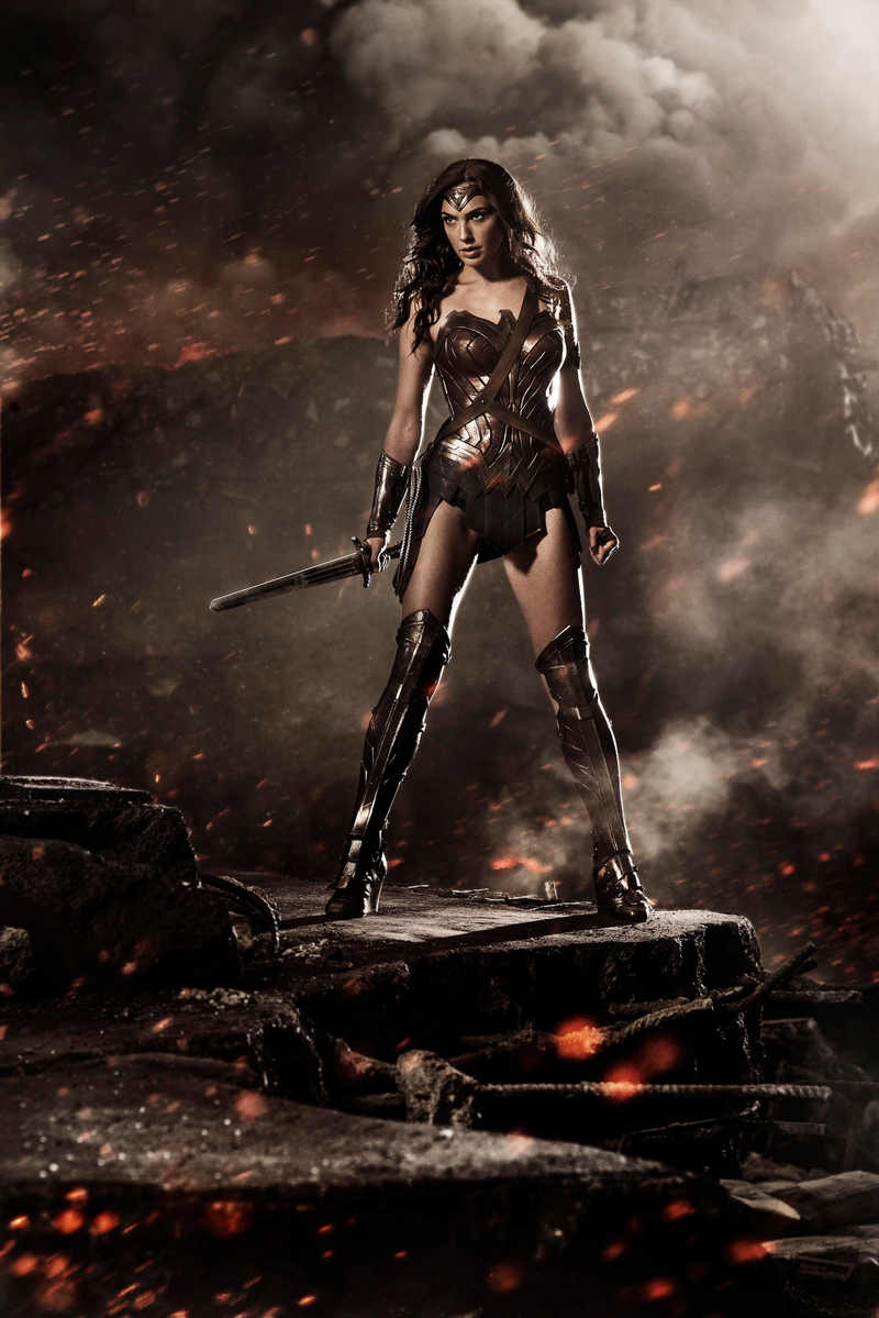 Illustration for article titled Warner Bros. shows off Wonder Woman’s new costume, teases Batman V. Superman footage